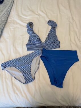 Aerie swimsuit - one top and two bottoms